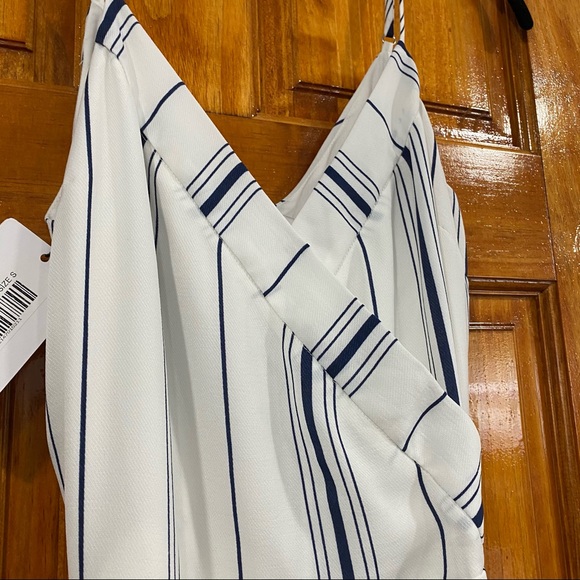 NWT J.O.A Crop Leg Jumpsuit - Picture 11 of 16